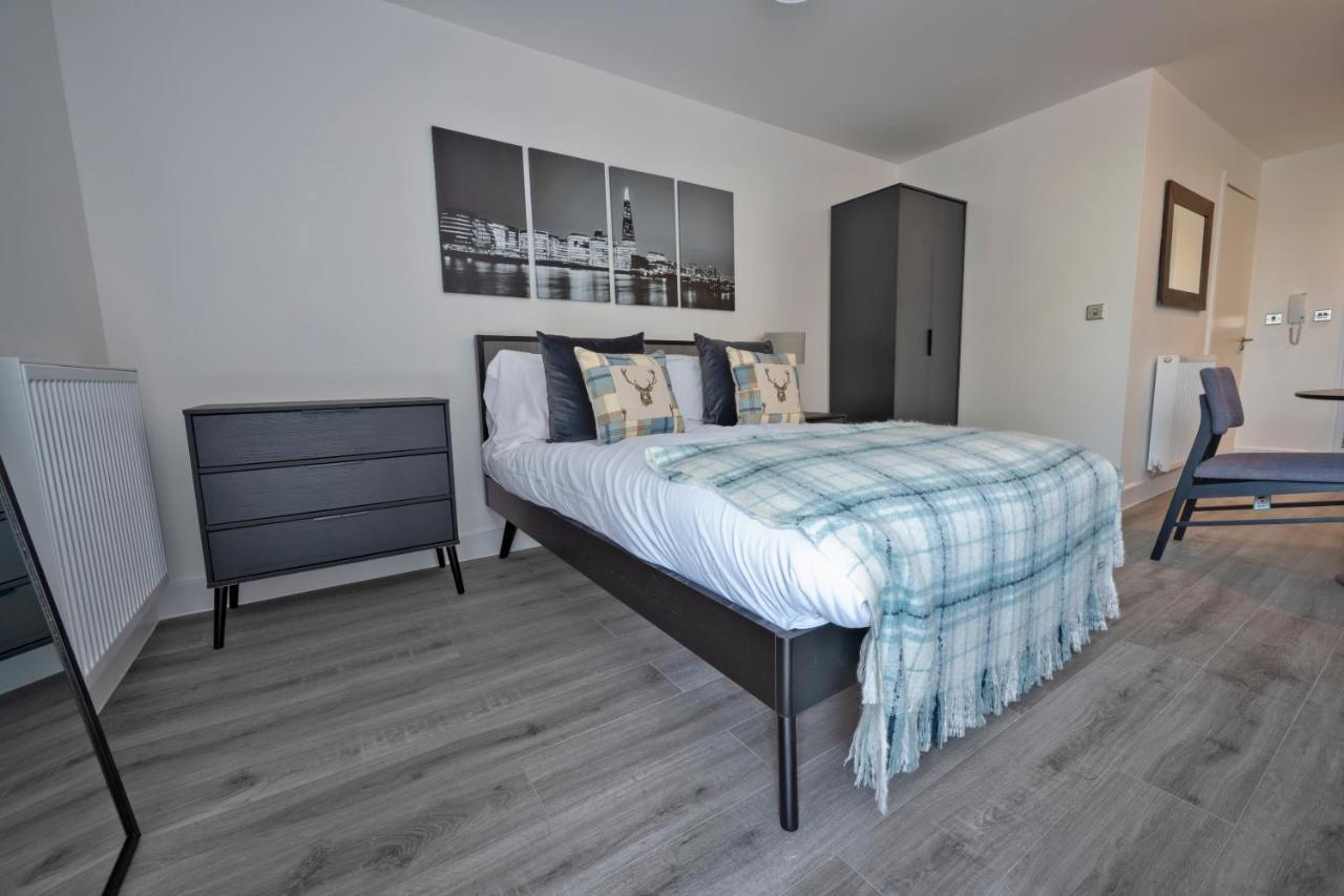 Seven Living Ashford - Modern And Spacious Apartments Exteriér fotografie
