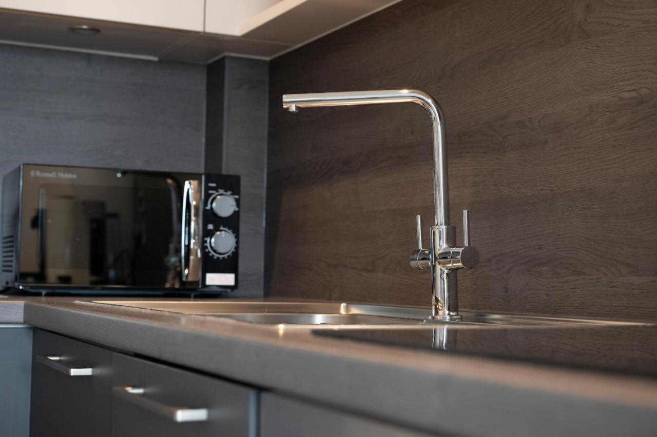 Seven Living Ashford - Modern And Spacious Apartments Exteriér fotografie