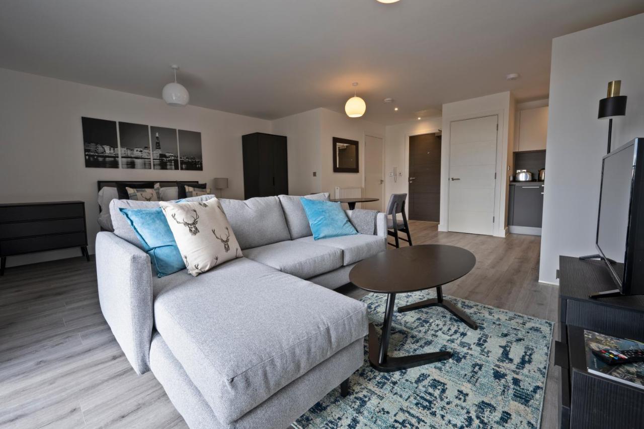 Seven Living Ashford - Modern And Spacious Apartments Exteriér fotografie