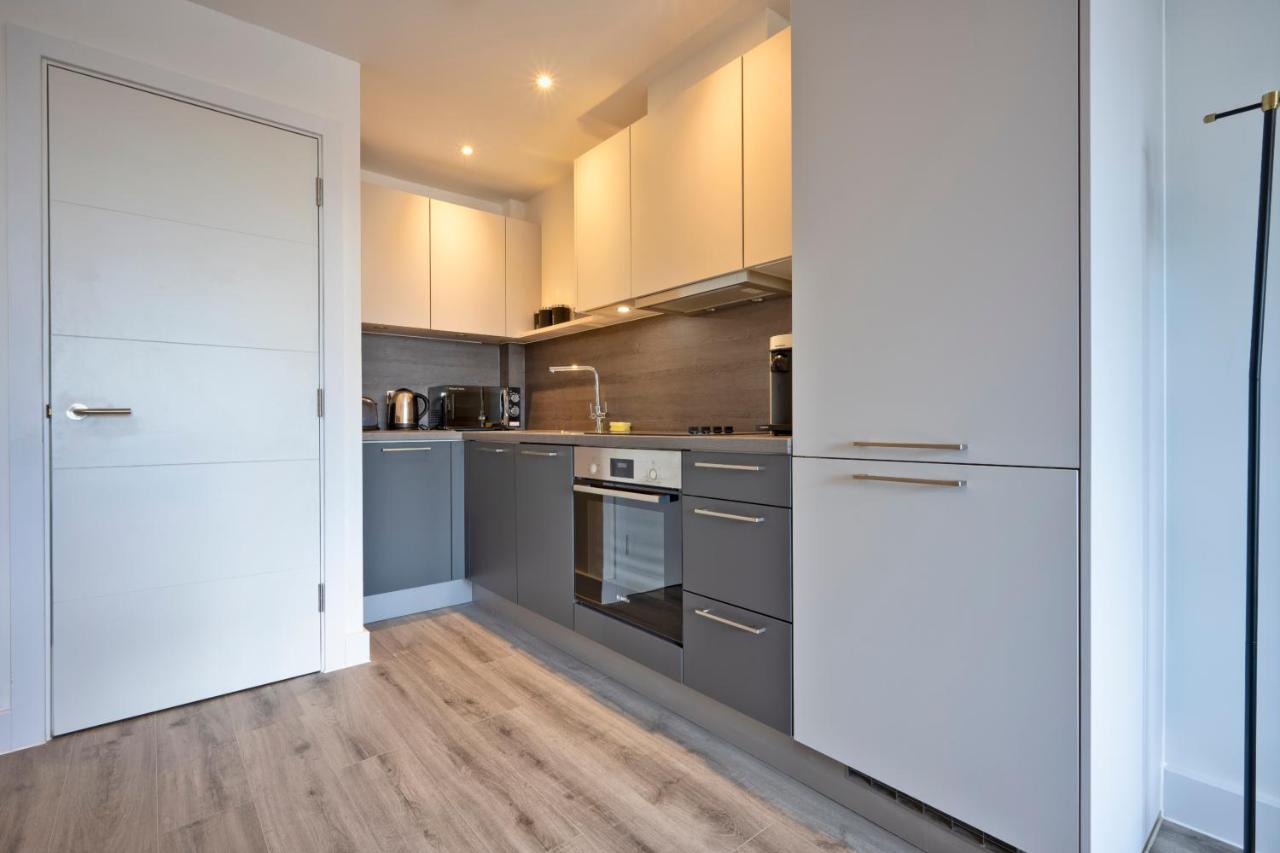 Seven Living Ashford - Modern And Spacious Apartments Exteriér fotografie